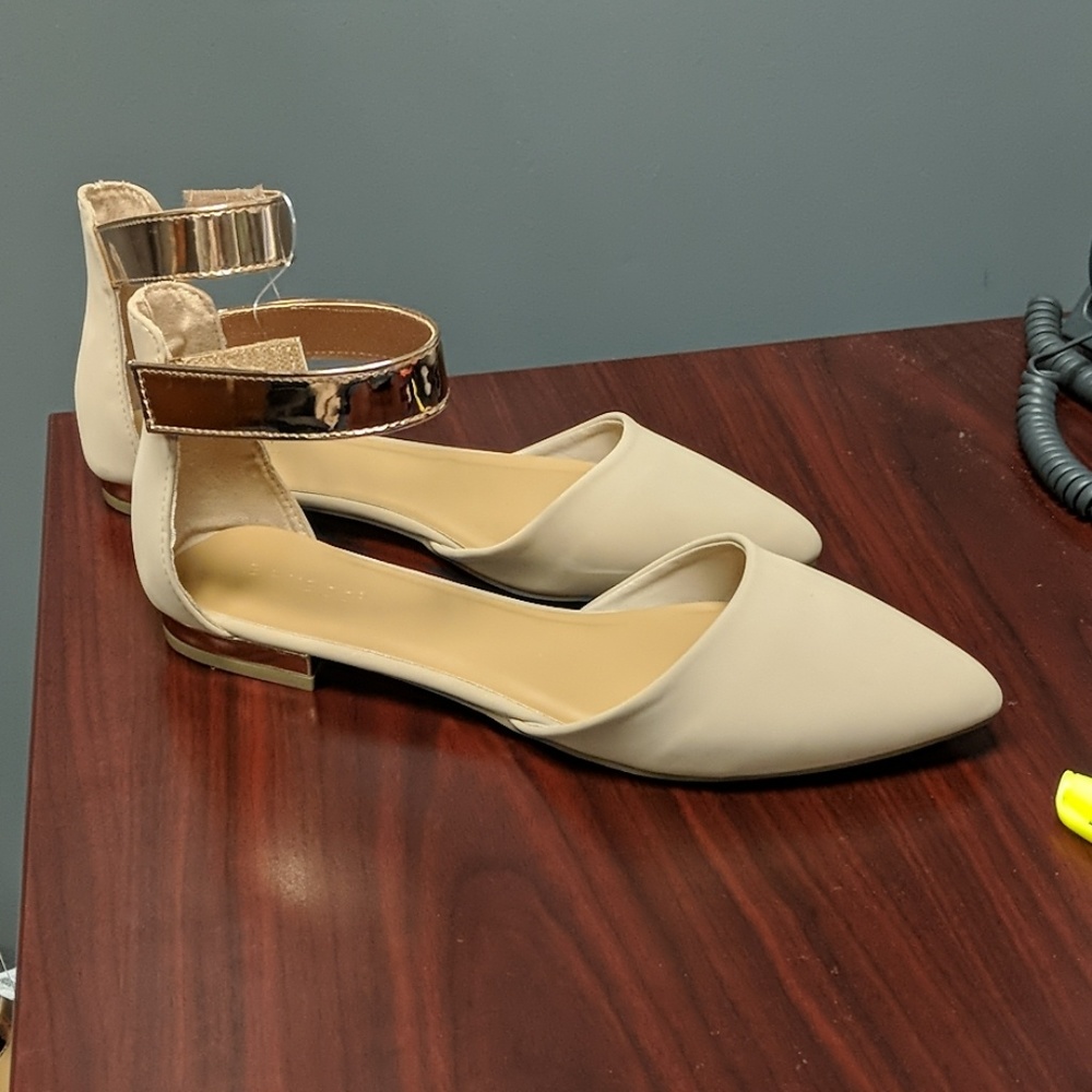 Nwot Nude ballet flat size 10